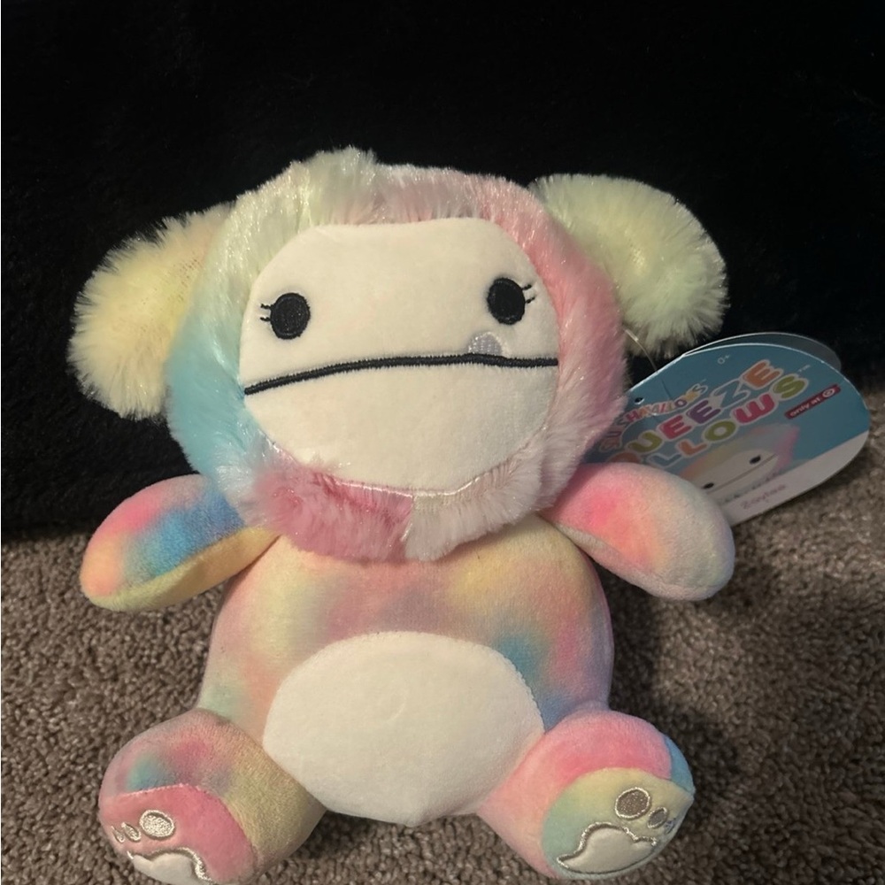 Zaylee bigfoot squeezemallow (squishmallow)
